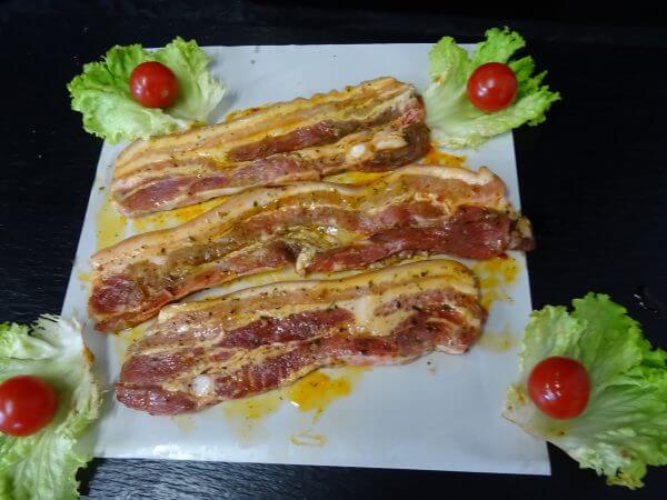 poitrine de porc tranchée marinée