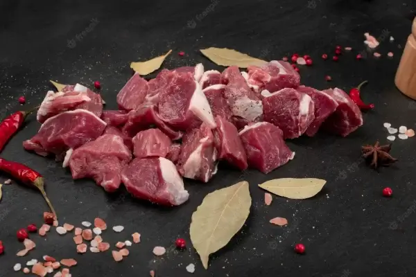 Cubes de gigot d'agneau pour brochettes