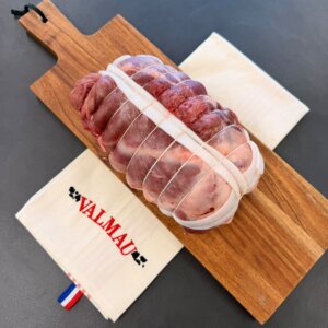 Gigot d'agneau sans os ficelé , bardé