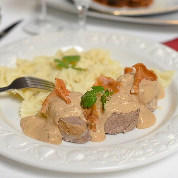 Filet mignon de porc sauce crémeuse aux girolles