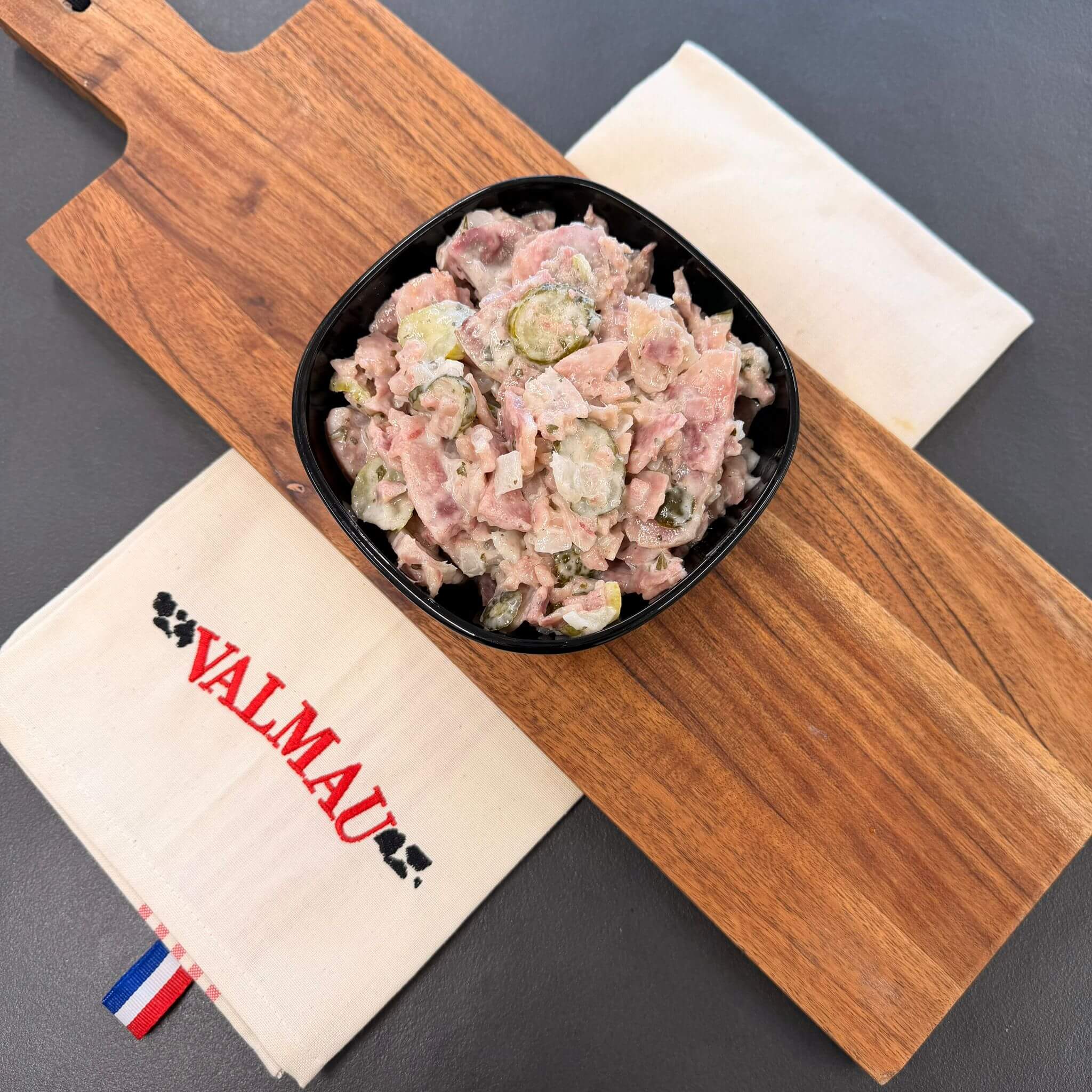 Salade museau bœuf sauce lyonnais